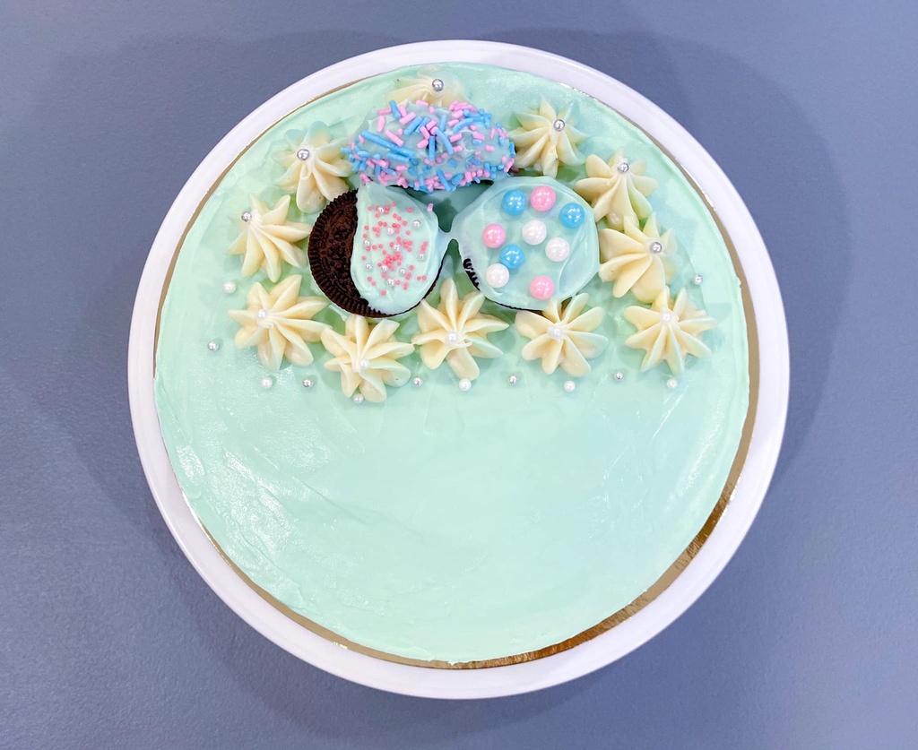 Ocean Blue Minimalist Oreo Ganache Chocomoist Cake