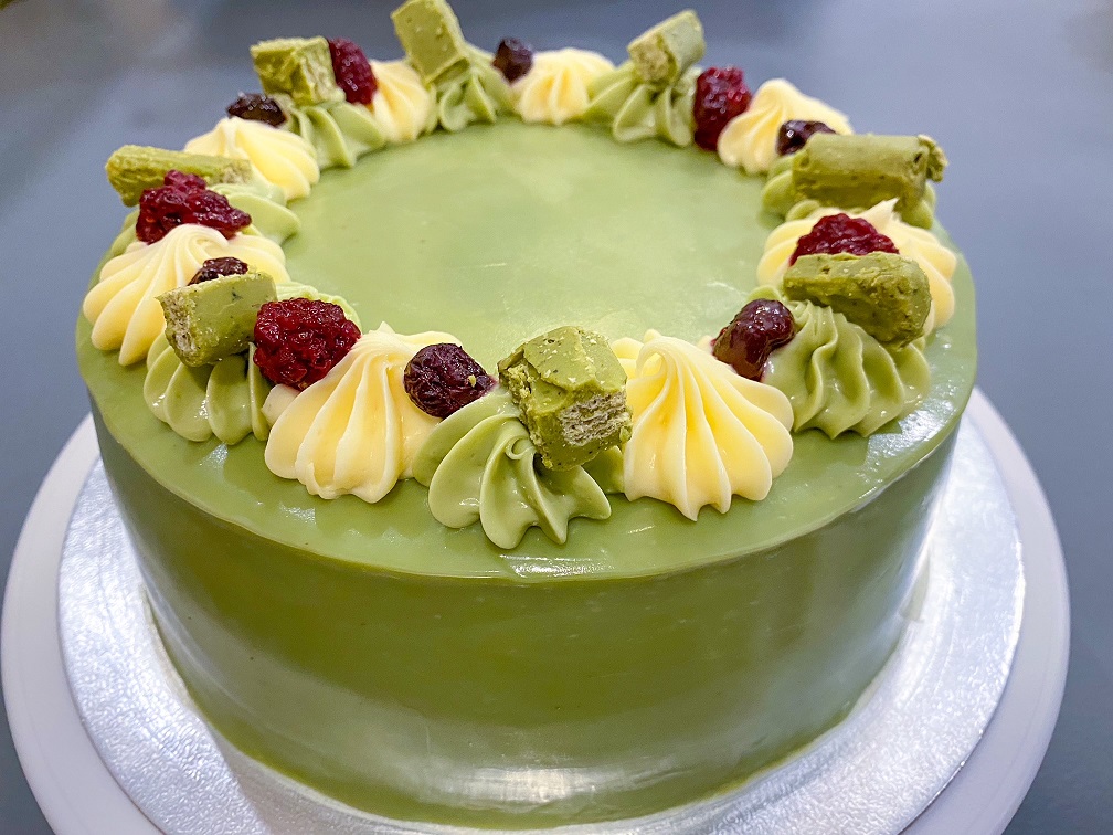Matcha Vanilla Ganache Moist Cake