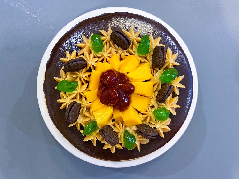 Fruit Festive Ganache Chocolate Drip Choco Moist Cake