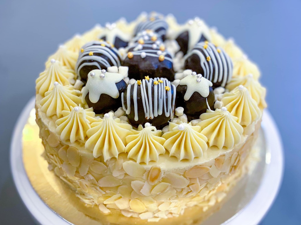 Alcapone Choco Ganache Moist Cake