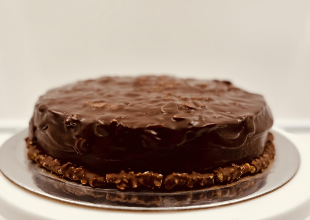 Almond Daim Chocolate Cake
