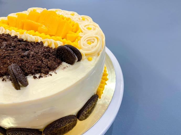 Mango-Oreo Duo Ganache Cake